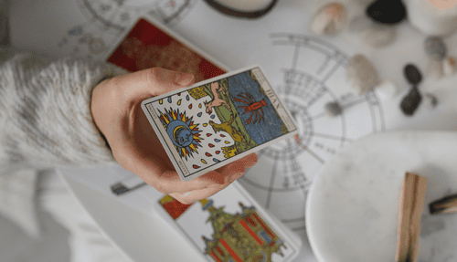 Icons of India 2026 Award-Winning Tarot Card Reader